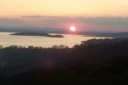 Romantico Casolare Sul Trasimeno Casa de Férias *